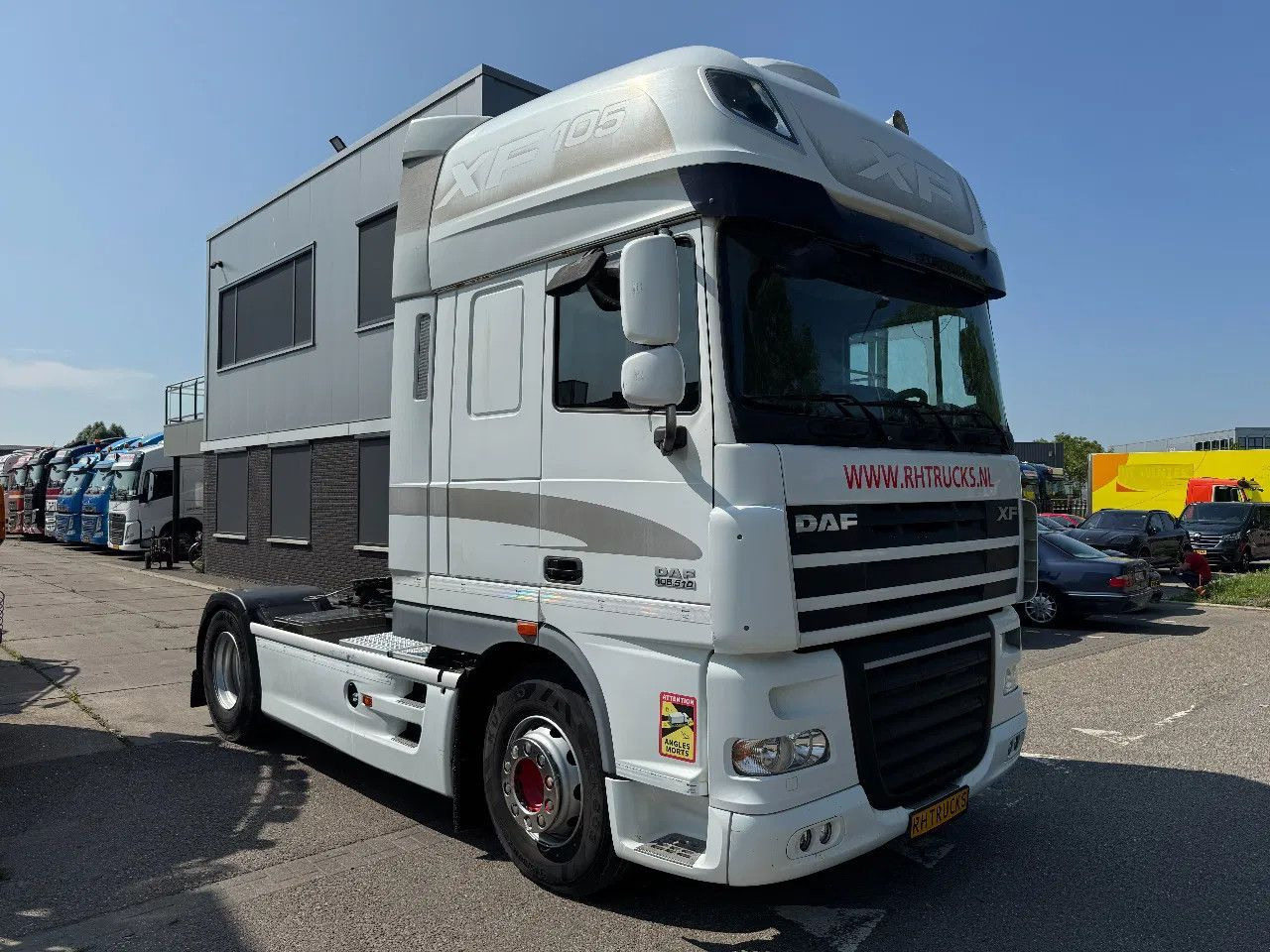 DAF XF 105.510 4X2 SKIRTS ADR RETARDER STANDKLIMA - مقطورة السحب: صورة 3 DAF XF 105.510 4X2 SKIRTS ADR RETARDER STANDKLIMA - مقطورة السحب: صورة 3