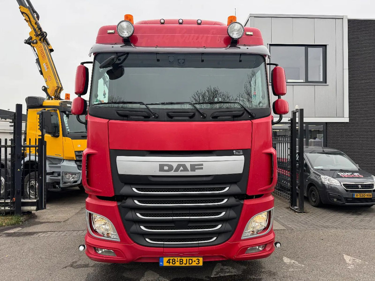 DAF XF 440 4X2 SKIRTS SPOILERS SPACE CAB TÜV TILL 02 - مقطورة السحب: صورة 2 DAF XF 440 4X2 SKIRTS SPOILERS SPACE CAB TÜV TILL 02 - مقطورة السحب: صورة 2