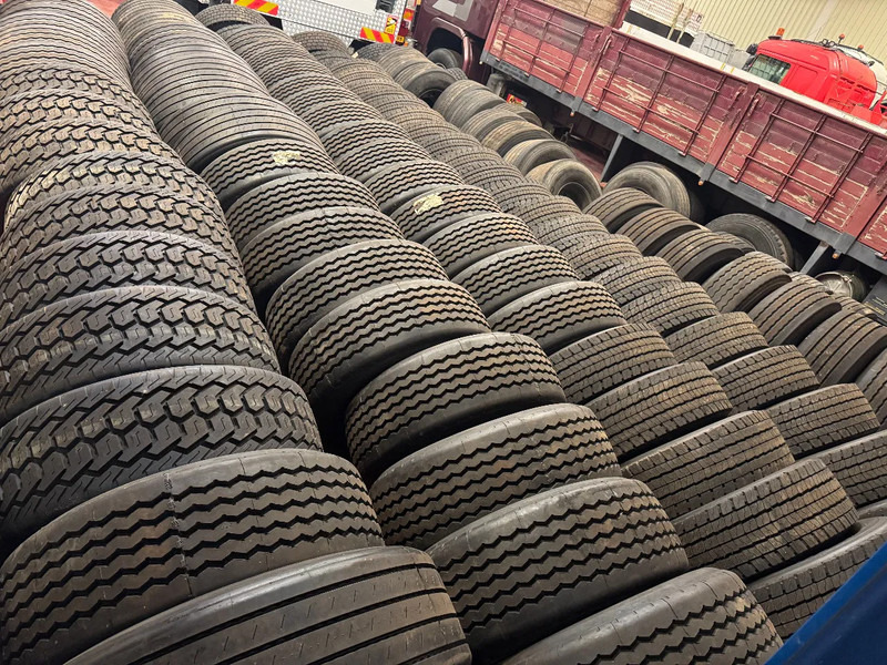 Diversen COVERBANDEN *315/60R22.5 / 385/55R22.5 / 385/65R22.5 TYRES - إطارات - شاحنة: صورة 1 Diversen COVERBANDEN *315/60R22.5 / 385/55R22.5 / 385/65R22.5 TYRES - إطارات - شاحنة: صورة 1