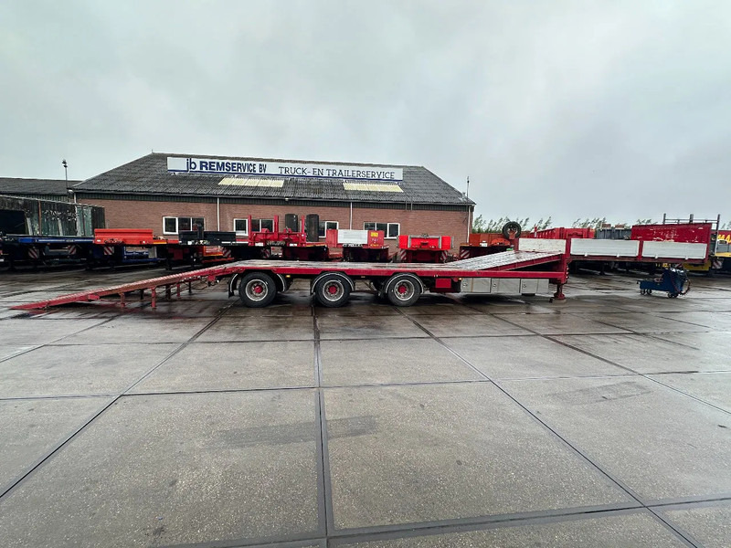 Diversen LAST AXLE STEERING, REMOTE CONTROLE, DOUBLE HYDRAULIC RAMPS - نصف مقطورة بلودر منخفض: صورة 1 Diversen LAST AXLE STEERING, REMOTE CONTROLE, DOUBLE HYDRAULIC RAMPS - نصف مقطورة بلودر منخفض: صورة 1