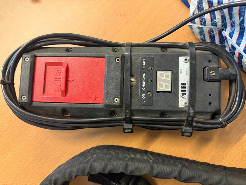 ذراع الرافعة Hiab R330-F4 REMOTE CONTROLE AN STAMPS, HATZ MOTOR: صورة 18 ذراع الرافعة Hiab R330-F4 REMOTE CONTROLE AN STAMPS, HATZ MOTOR: صورة 18