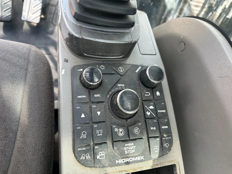 حفار زاحف Hidromek HMK 230 LC-4, CE, 600 MM PADS, AUX PIPING, REVERSE CAMERA , AUTO LUB AC: صورة 15 حفار زاحف Hidromek HMK 230 LC-4, CE, 600 MM PADS, AUX PIPING, REVERSE CAMERA , AUTO LUB AC: صورة 15