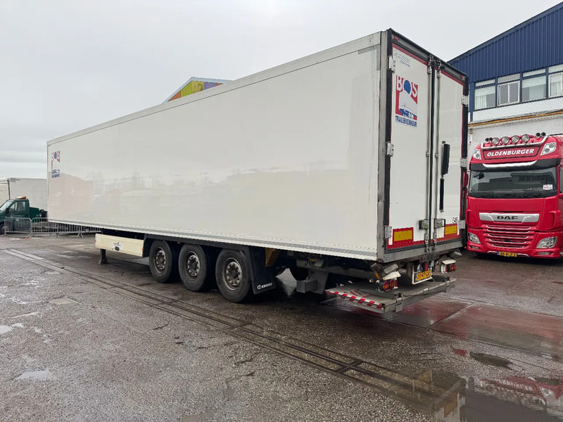 Krone SD 3 AXLE DISC BRAKES THERMO KING SLXe + DHOLLANDIA 2000kg - نصف مقطورة للتبريد: صورة 4 Krone SD 3 AXLE DISC BRAKES THERMO KING SLXe + DHOLLANDIA 2000kg - نصف مقطورة للتبريد: صورة 4