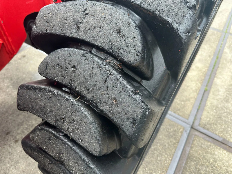 آلة رفع ونقل تلسكوبية Manitou MLT845 7401 uur CE: صورة 19