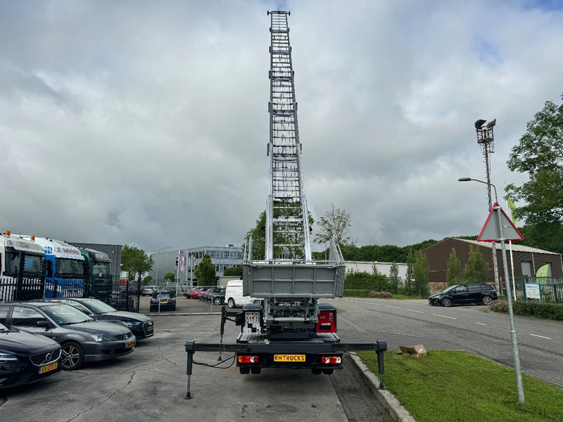 Nissan Cabstar 35.13 EURO 6 + LIFT 25 METER + REMOTE CONTROL - شاحنة توصيل مغلقة: صورة 4 Nissan Cabstar 35.13 EURO 6 + LIFT 25 METER + REMOTE CONTROL - شاحنة توصيل مغلقة: صورة 4