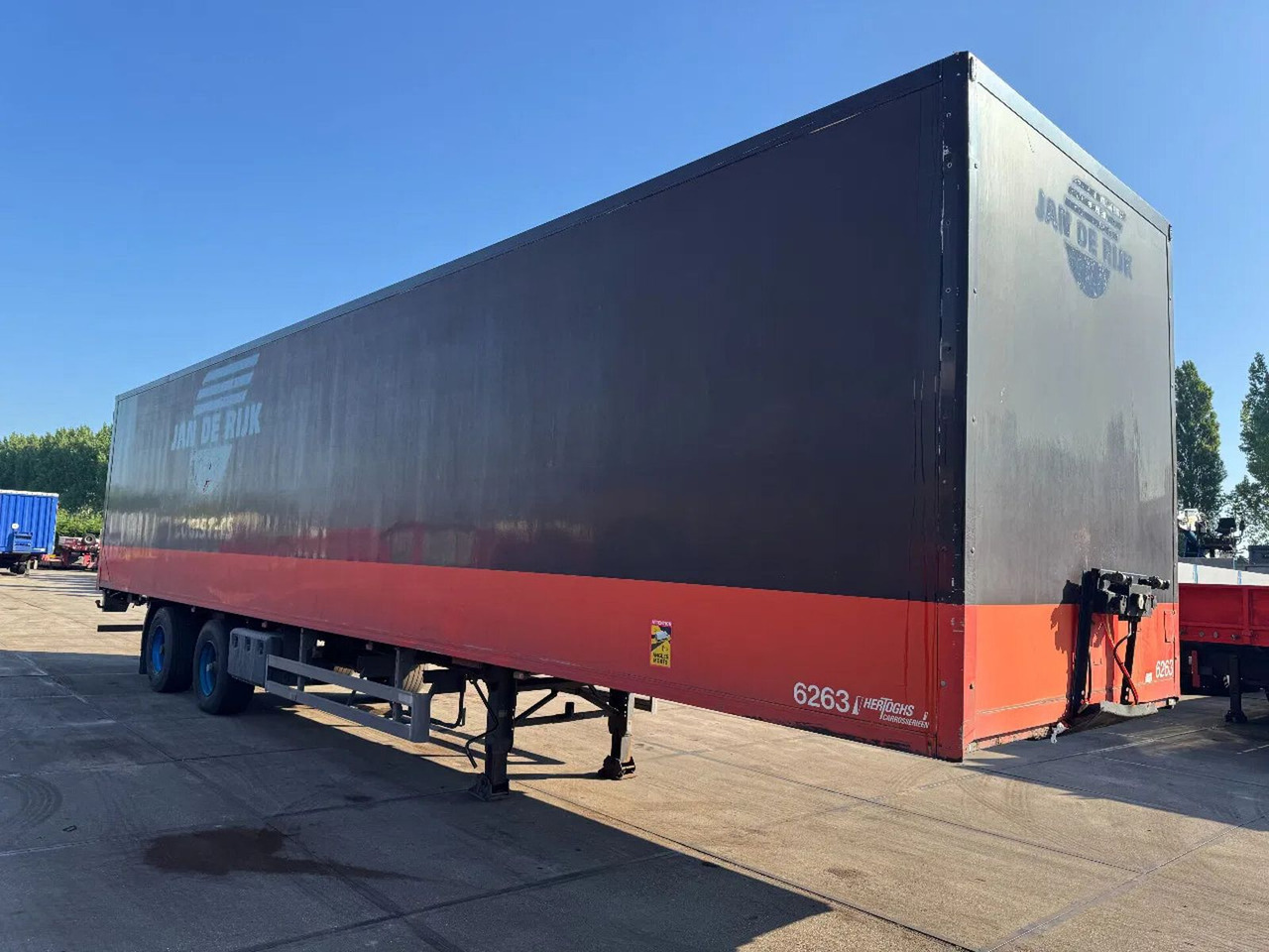 Pacton TBD230 - 2 AXLE BPW - نصف مقطورة بصندوق مغلق: صورة 3 Pacton TBD230 - 2 AXLE BPW - نصف مقطورة بصندوق مغلق: صورة 3