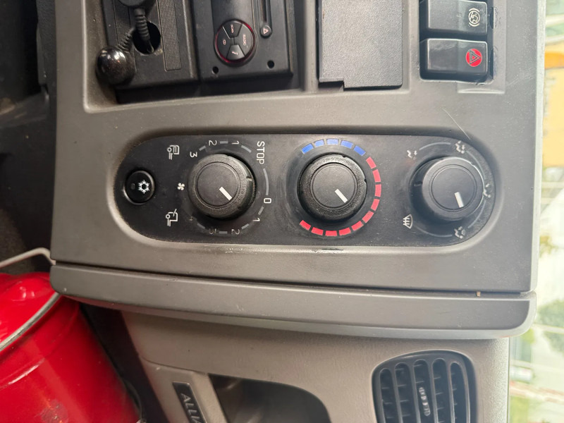 Renault Premium 380 380 6X2 STUURAS - شاحنة صندوقية: صورة 5 Renault Premium 380 380 6X2 STUURAS - شاحنة صندوقية: صورة 5