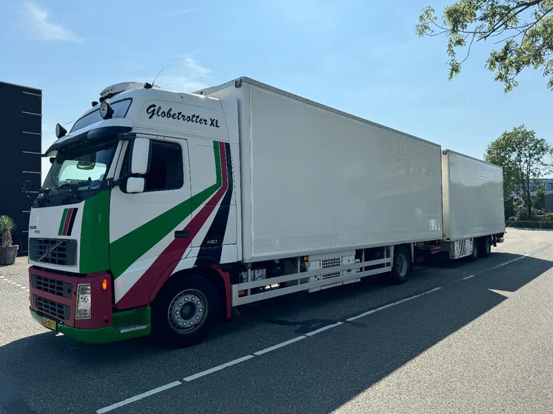 Volvo FH 12.420 4X2 EURO 3+ BURG HANGER + THERMO KING + DHOLLANDIA LIFT - شاحنة ذات مبرد: صورة 1 Volvo FH 12.420 4X2 EURO 3+ BURG HANGER + THERMO KING + DHOLLANDIA LIFT - شاحنة ذات مبرد: صورة 1