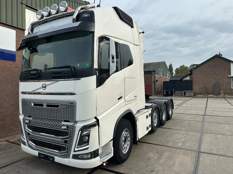 Volvo FH 16.750 8X4, 180 TON POWER STEERING HYDRAULIC - رأس تريلا: صورة 2 Volvo FH 16.750 8X4, 180 TON POWER STEERING HYDRAULIC - رأس تريلا: صورة 2