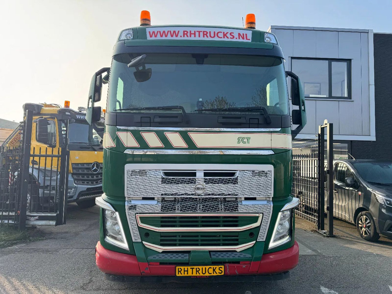 Volvo FH 500 6X4 - EURO 6 + BIG AXLES + KIPPER HYDR. Volvo FH 500 6X4 - EURO 6 + BIG AXLES + KIPPER HYDR. - مقطورة السحب: صورة 2 Volvo FH 500 6X4 - EURO 6 + BIG AXLES + KIPPER HYDR. Volvo FH 500 6X4 - EURO 6 + BIG AXLES + KIPPER HYDR. - مقطورة السحب: صورة 2