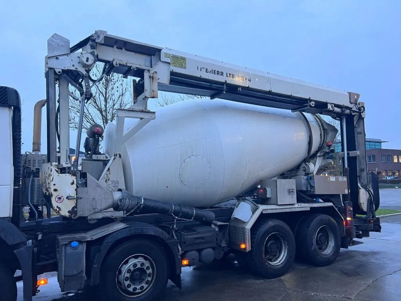 شاحنة خلاطة خرسانة Volvo FM 410 8X4 - 3 UNITS! + MIXER 9m3 + LIEBHERR CON Volvo FM 410 8X4 - 3 UNITS! + MIXER 9m3 + LIEBHERR CON: صورة 7