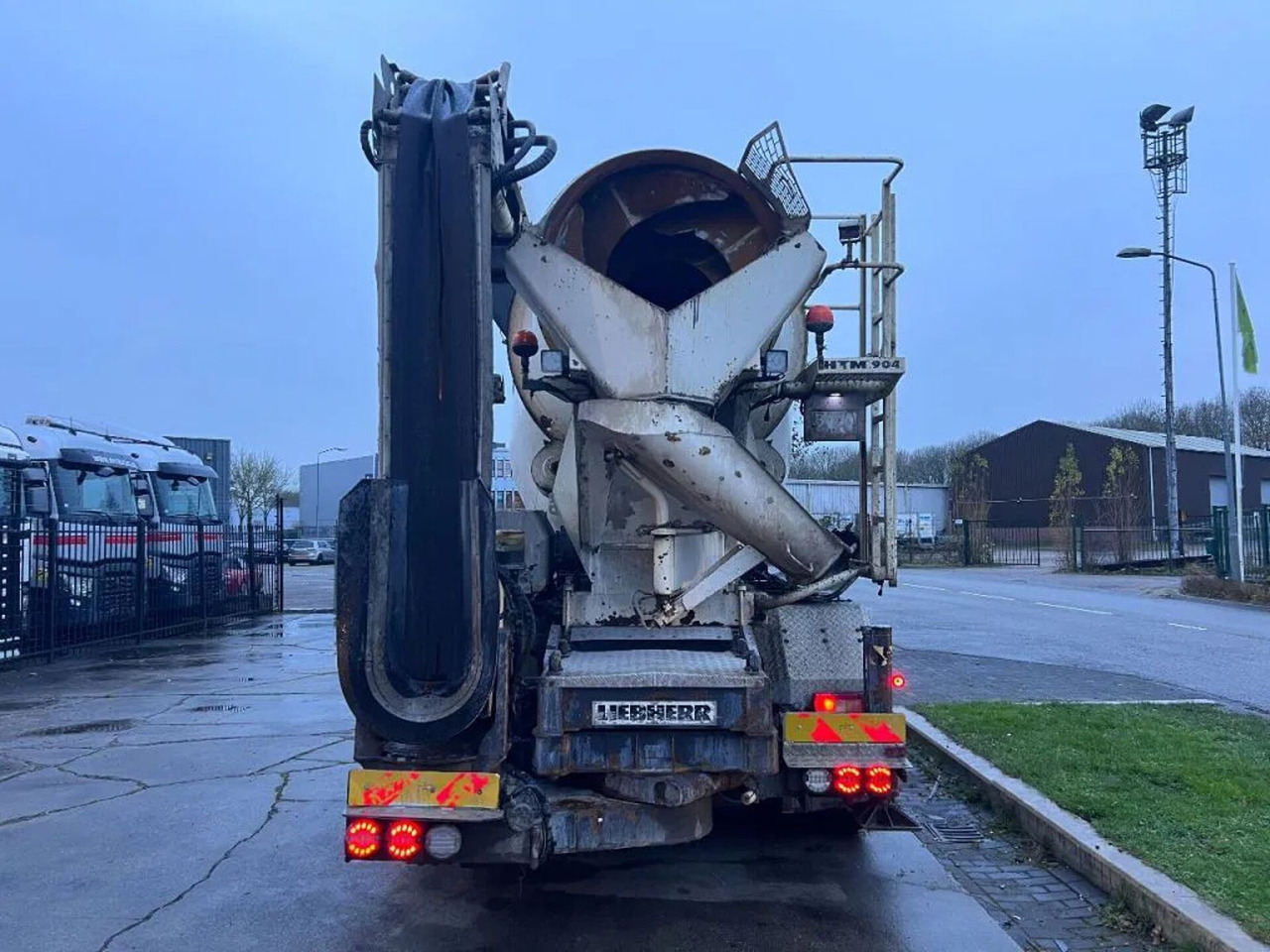 شاحنة خلاطة خرسانة Volvo FM 410 8X4 - 3 UNITS! + MIXER 9m3 + LIEBHERR CON Volvo FM 410 8X4 - 3 UNITS! + MIXER 9m3 + LIEBHERR CON: صورة 13