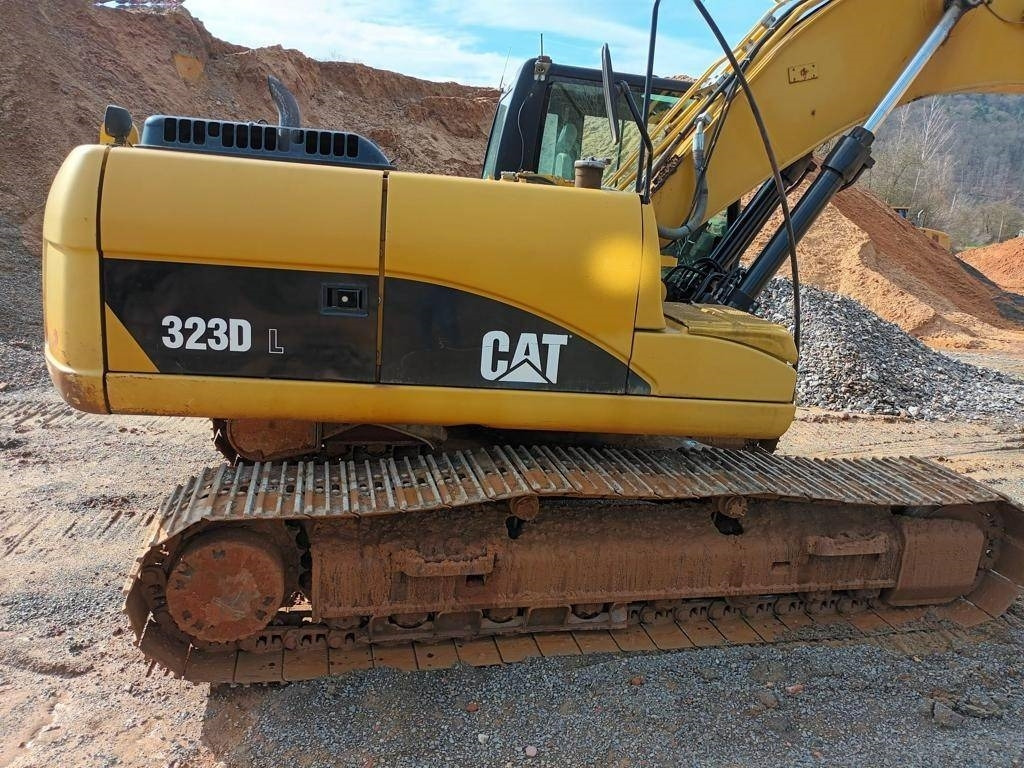 CAT 323 DL - حفار زاحف: صورة 2 CAT 323 DL - حفار زاحف: صورة 2