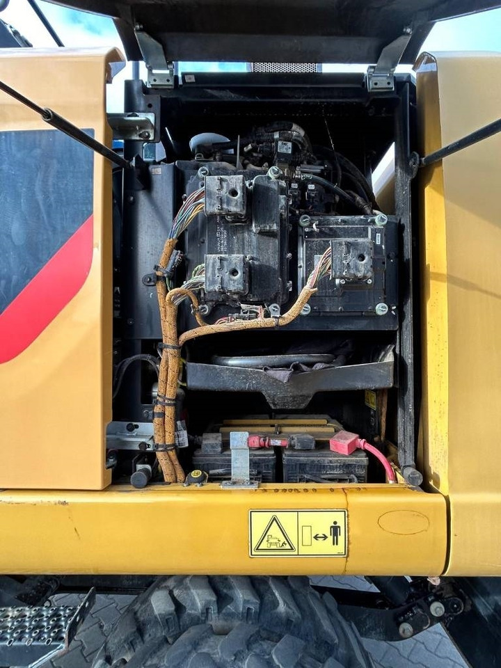 CAT M 318 F - حفار ذو عجلات: صورة 4 CAT M 318 F - حفار ذو عجلات: صورة 4