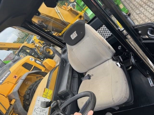 CATERPILLAR TH 414 - آلة رفع ونقل تلسكوبية: صورة 3 CATERPILLAR TH 414 - آلة رفع ونقل تلسكوبية: صورة 3