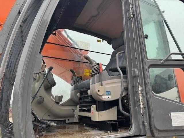 حفار زاحف HITACHI ZX 350 LCN: صورة 12