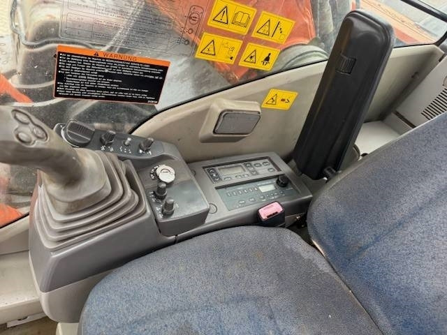 حفار زاحف HITACHI ZX 350 LCN: صورة 9