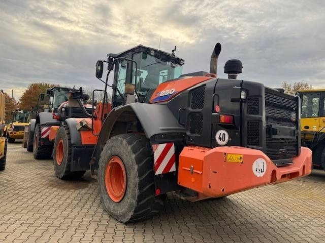 Hitachi ZW 250-6 - اللودر بعجل: صورة 5 Hitachi ZW 250-6 - اللودر بعجل: صورة 5