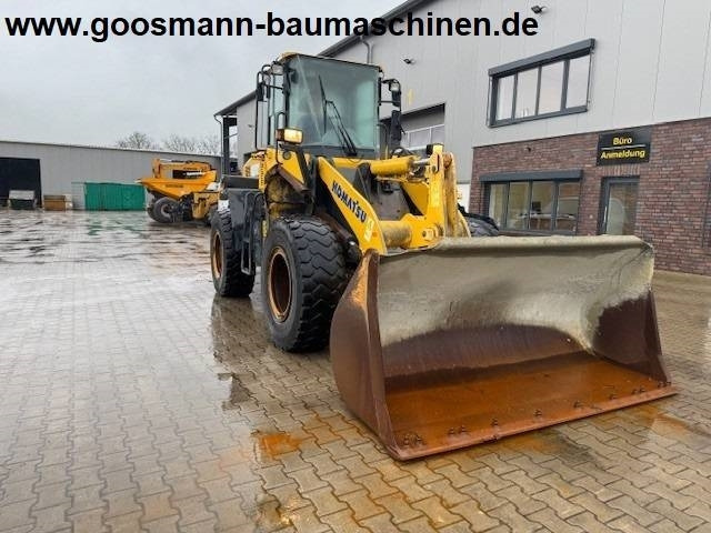 Komatsu WA 200 - اللودر بعجل: صورة 4 Komatsu WA 200 - اللودر بعجل: صورة 4