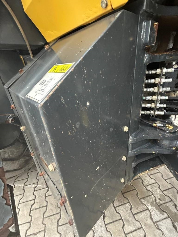 Komatsu WA 470-6 - اللودر بعجل: صورة 4 Komatsu WA 470-6 - اللودر بعجل: صورة 4