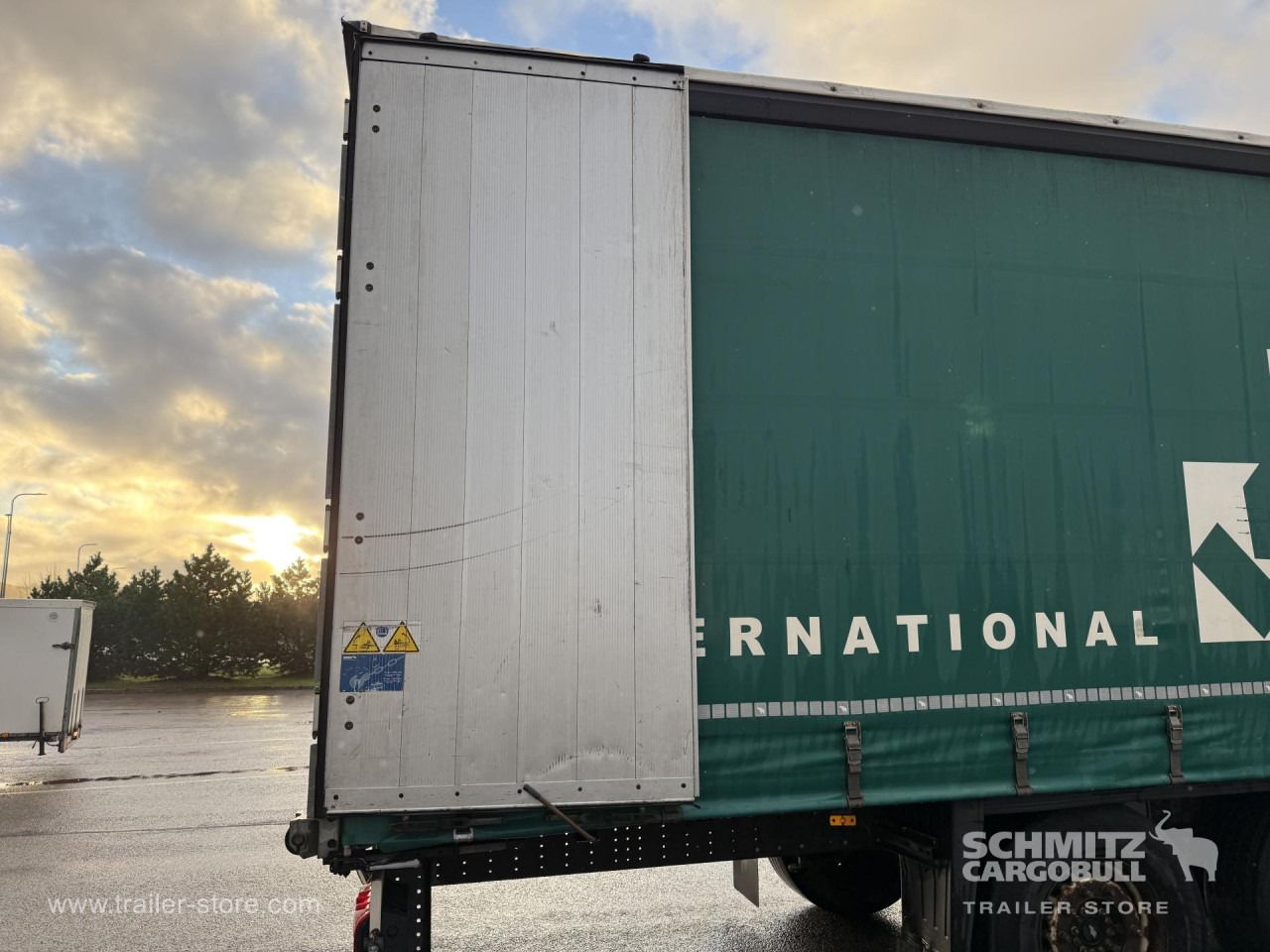 SCHMITZ Curtainsider Standard - نصف مقطورة بستائر جانبية: صورة 2 SCHMITZ Curtainsider Standard - نصف مقطورة بستائر جانبية: صورة 2