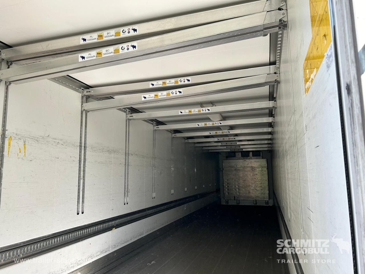 SCHMITZ Reefer Standard Double deck Taillift - نصف مقطورة ثابتة الحرارة: صورة 2 SCHMITZ Reefer Standard Double deck Taillift - نصف مقطورة ثابتة الحرارة: صورة 2