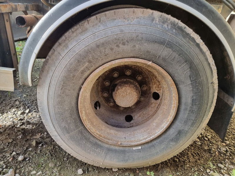 Giant 17.5 Inch - 10 Bolts - المحور و قطع الغيار - شاحنة: صورة 1 Giant 17.5 Inch - 10 Bolts - المحور و قطع الغيار - شاحنة: صورة 1