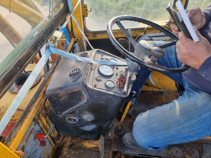 جرار John Deere JD410: صورة 10