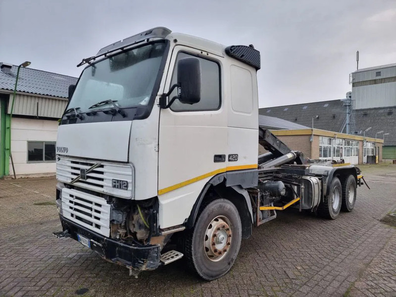 Volvo FH 12.420 6x4 - Manual Gear - STEEL/STEEL - Big Axles - PTO - شاحنة قلاب: صورة 2 Volvo FH 12.420 6x4 - Manual Gear - STEEL/STEEL - Big Axles - PTO - شاحنة قلاب: صورة 2