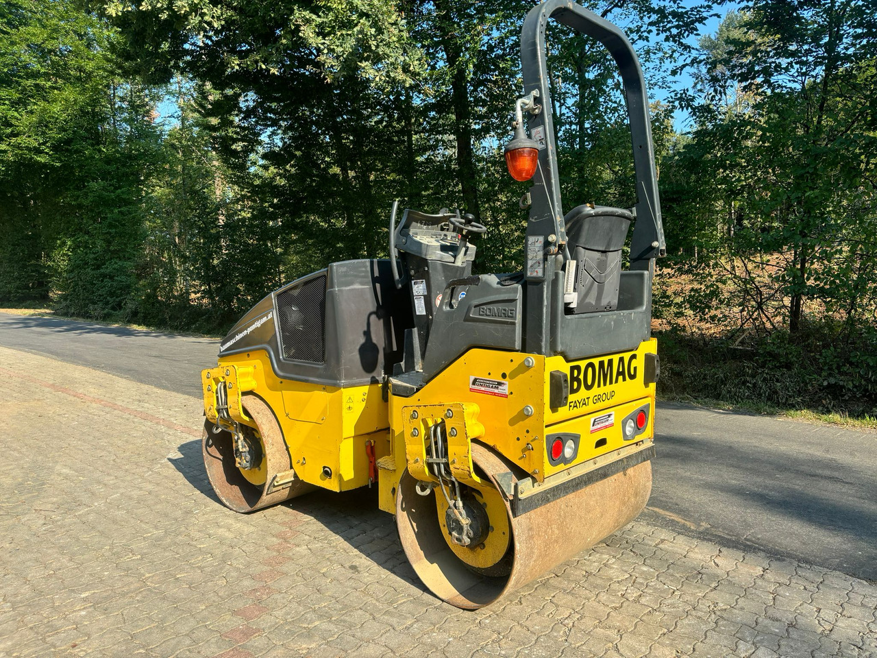 BOMAG BW 120 AD-5 - بكرة أسطوانية صغيرة: صورة 5 BOMAG BW 120 AD-5 - بكرة أسطوانية صغيرة: صورة 5