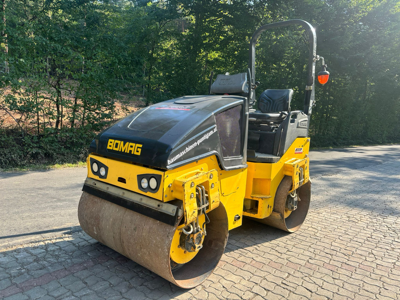 BOMAG BW 120 AD-5 - بكرة أسطوانية صغيرة: صورة 3 BOMAG BW 120 AD-5 - بكرة أسطوانية صغيرة: صورة 3