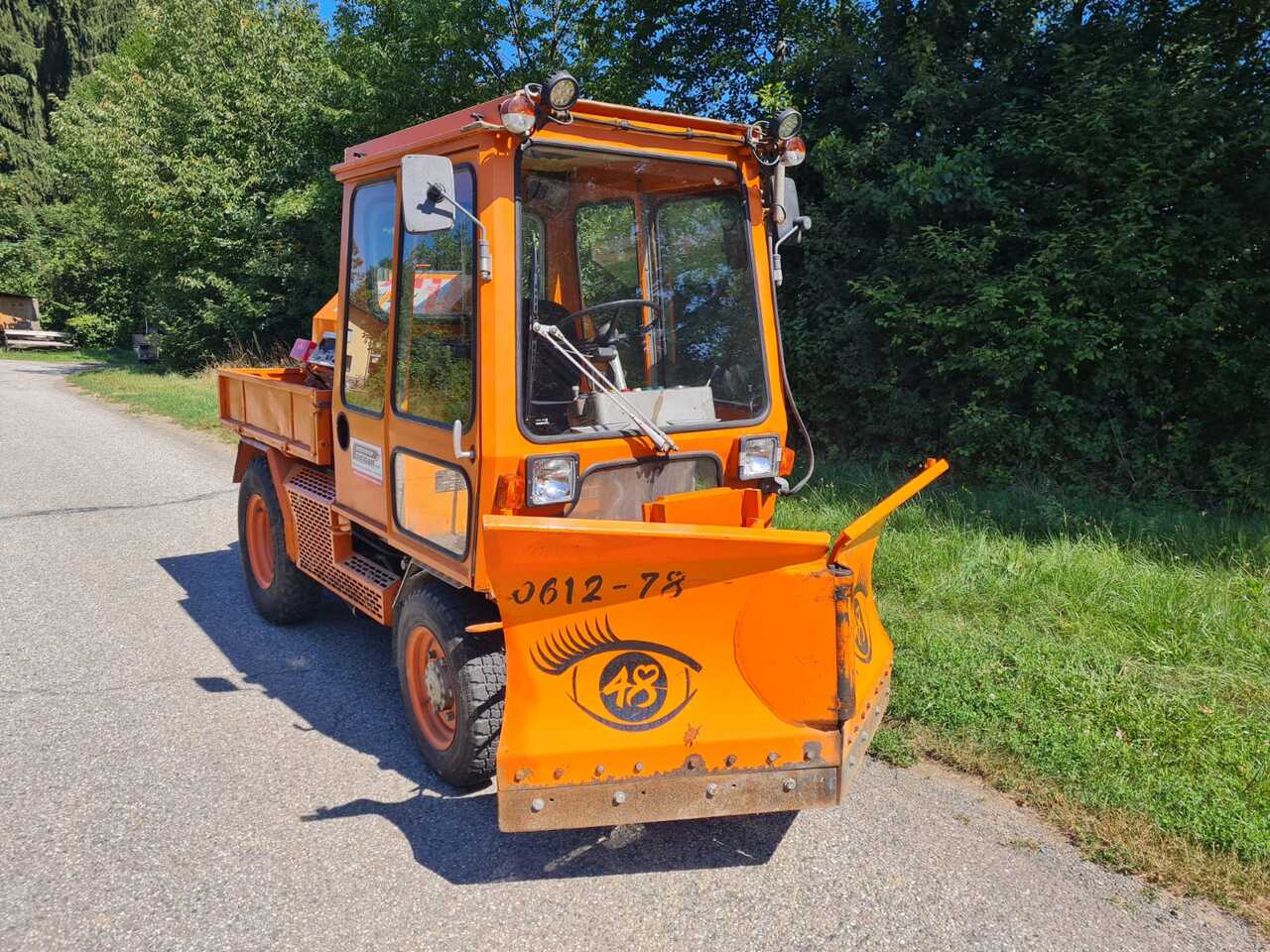 Boschung Pony DP 40 AK - سيارة خدمات/ سيارة خاصة: صورة 3 Boschung Pony DP 40 AK - سيارة خدمات/ سيارة خاصة: صورة 3