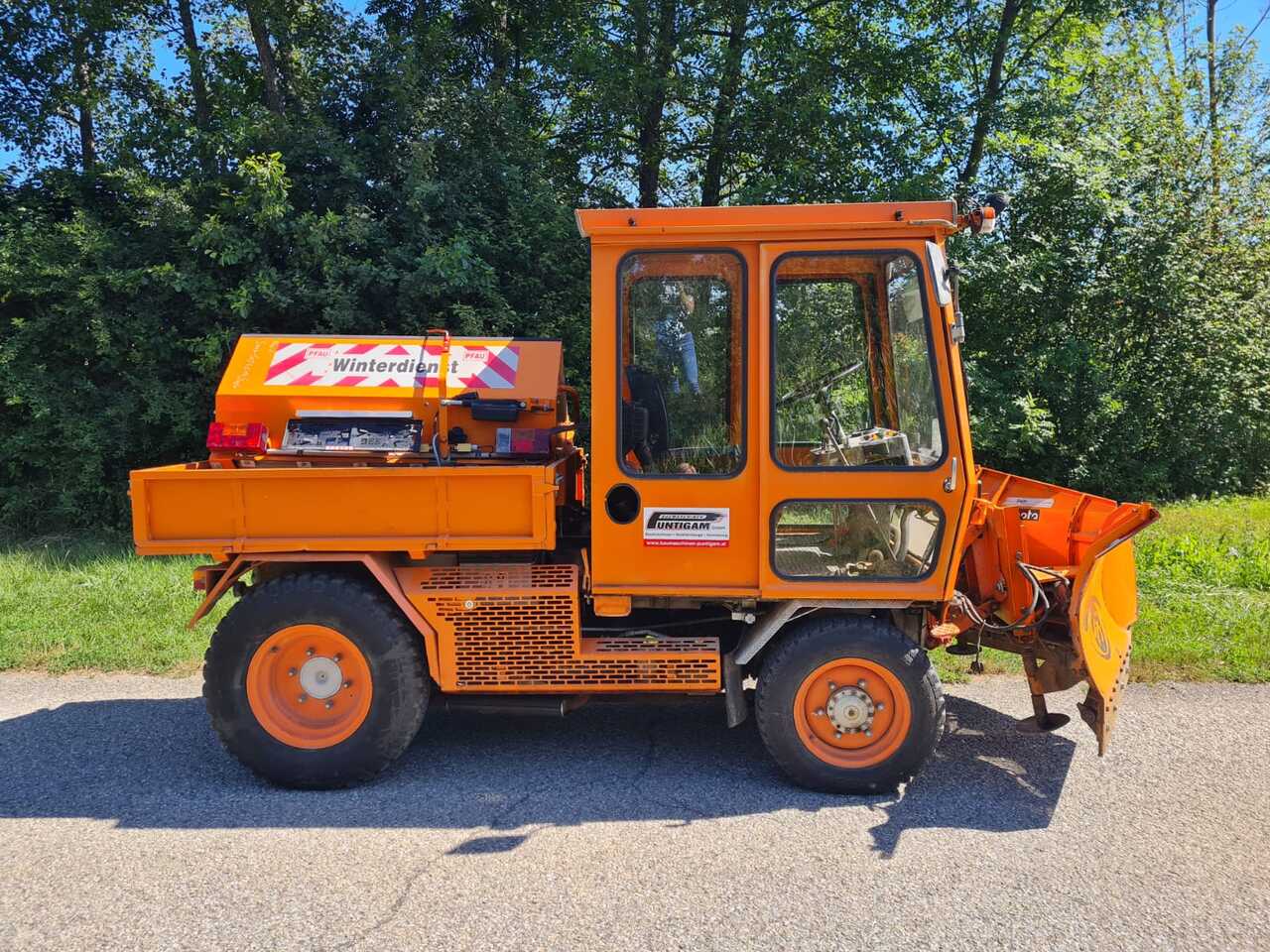 Boschung Pony DP 40 AK - سيارة خدمات/ سيارة خاصة: صورة 2 Boschung Pony DP 40 AK - سيارة خدمات/ سيارة خاصة: صورة 2