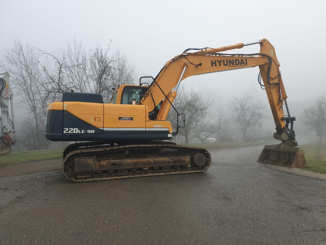 Hyundai R 220 LC-9A - حفار زاحف: صورة 2 Hyundai R 220 LC-9A - حفار زاحف: صورة 2