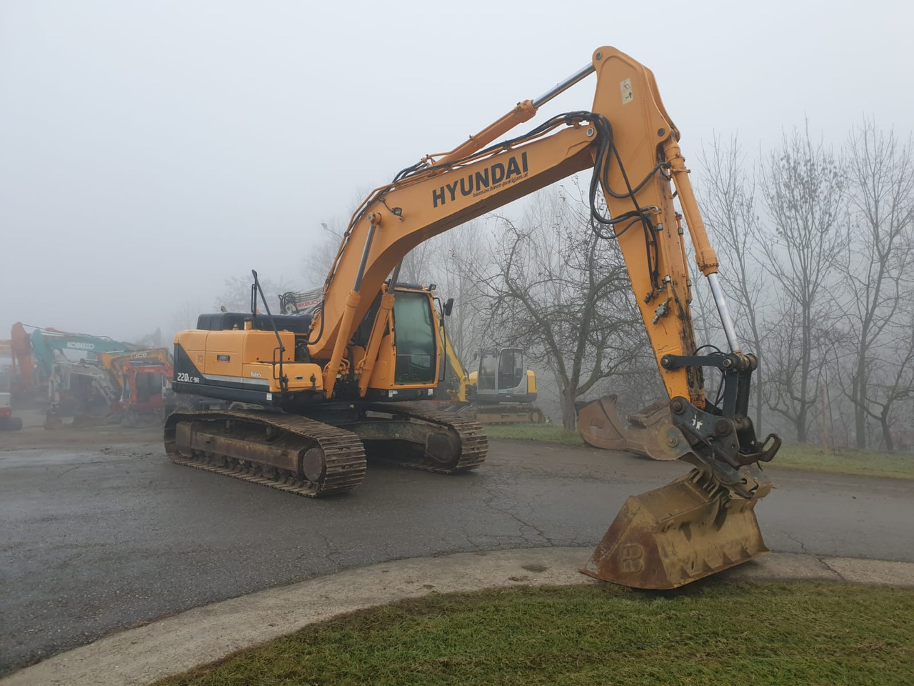 Hyundai R 220 LC-9A - حفار زاحف: صورة 4 Hyundai R 220 LC-9A - حفار زاحف: صورة 4