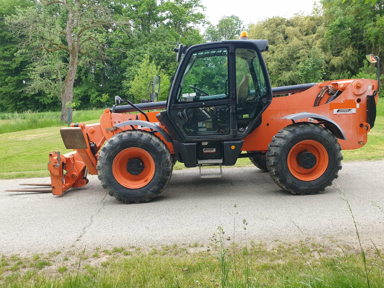 JCB 540-140 - آلة رفع ونقل تلسكوبية: صورة 1 JCB 540-140 - آلة رفع ونقل تلسكوبية: صورة 1
