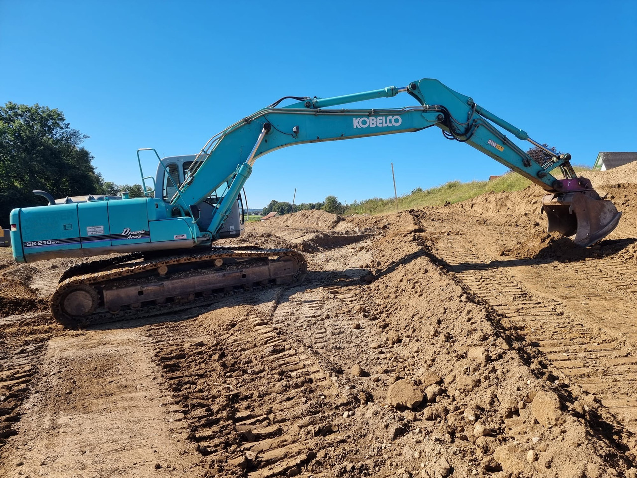 KOBELCO SK 210 NLC-6E - حفار زاحف: صورة 2 KOBELCO SK 210 NLC-6E - حفار زاحف: صورة 2