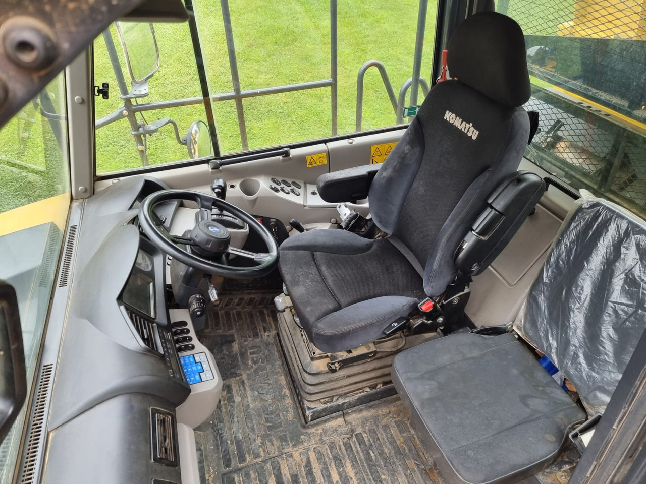 شاحنة قلابة صلبة/ شاحنة صخور KOMATSU HM 300-5EO: صورة 15