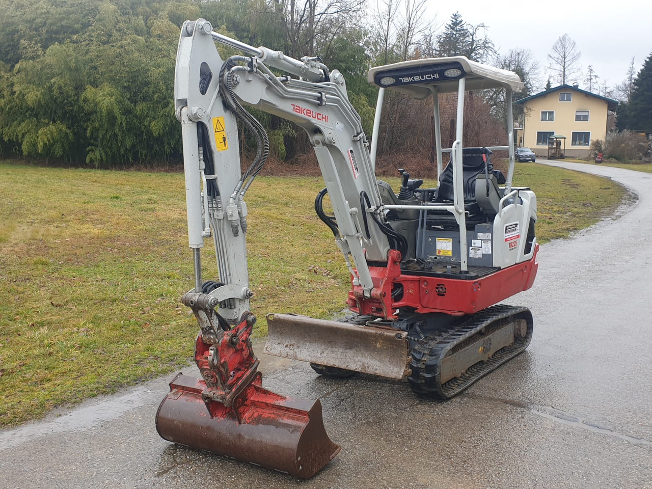 TAKEUCHI TB 225 - حفار صغير: صورة 3 TAKEUCHI TB 225 - حفار صغير: صورة 3