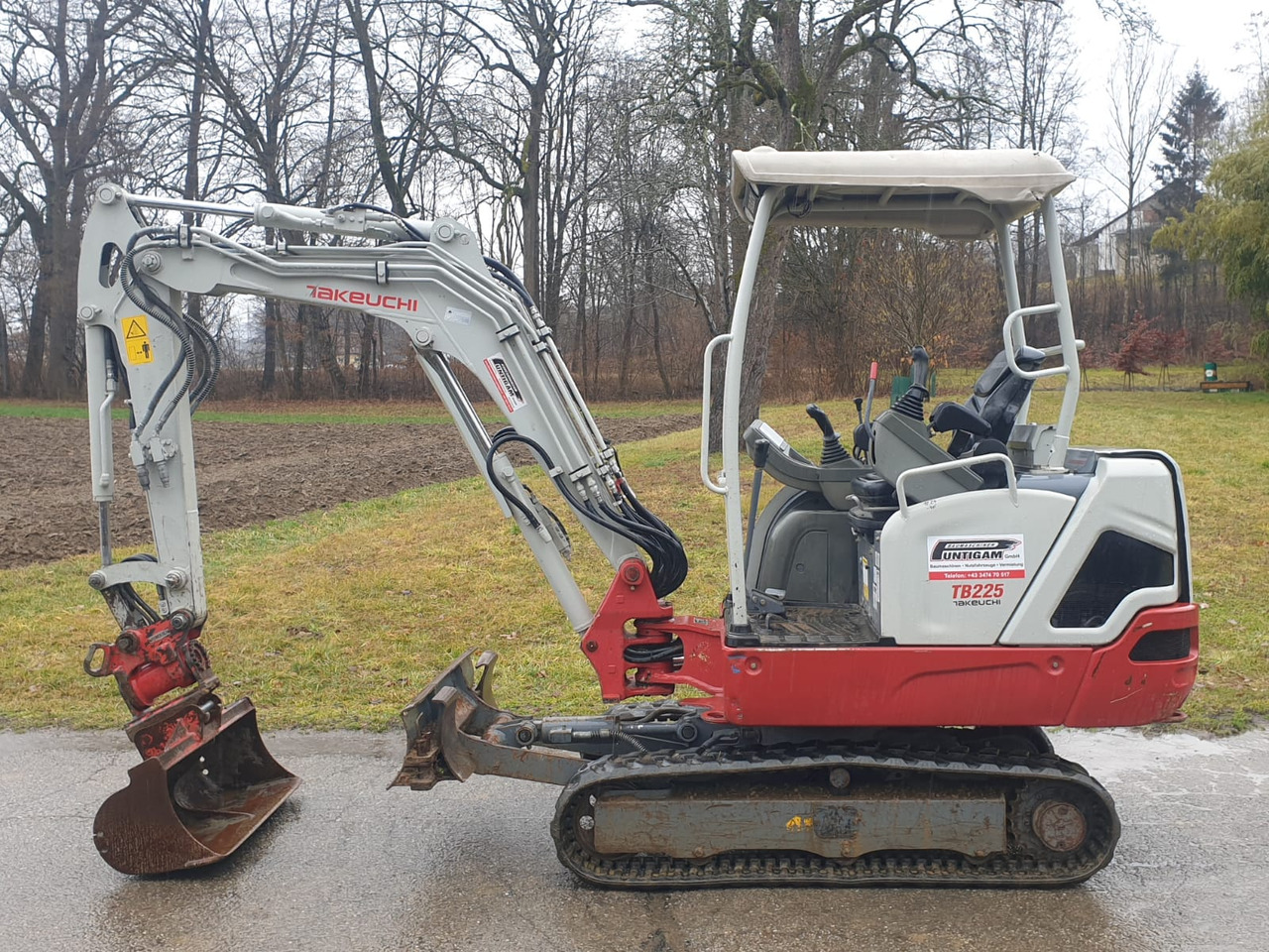 TAKEUCHI TB 225 - حفار صغير: صورة 1 TAKEUCHI TB 225 - حفار صغير: صورة 1