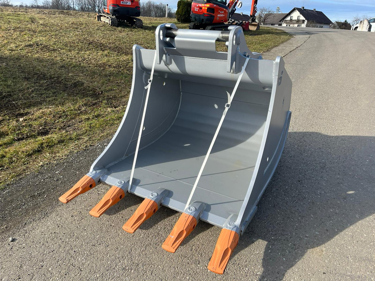 Winkelbauer 130 cm backhoe bucket with OQ 70/55 - بكت حفار - حفار زاحف: صورة 1 Winkelbauer 130 cm backhoe bucket with OQ 70/55 - بكت حفار - حفار زاحف: صورة 1