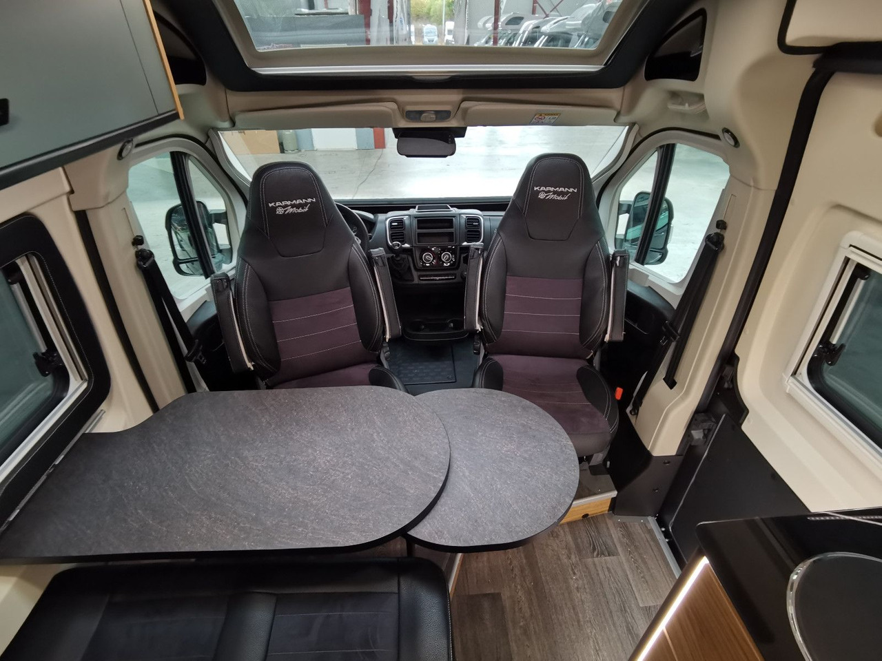 Karmann DEXTER 580 / MODELL 2026 / 8G.AUTOMATIK - كرفان فان: صورة 5 Karmann DEXTER 580 / MODELL 2026 / 8G.AUTOMATIK - كرفان فان: صورة 5