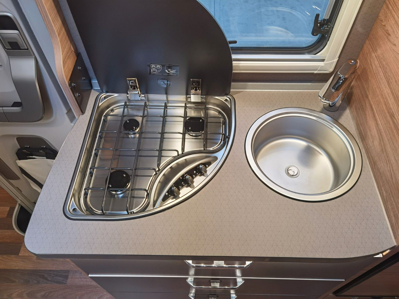 تأجير  Weinsberg CARACOMPACT 600 MEG PEPPER / 8G. - AUTOMATIK Weinsberg CARACOMPACT 600 MEG PEPPER / 8G. - AUTOMATIK: صورة 16