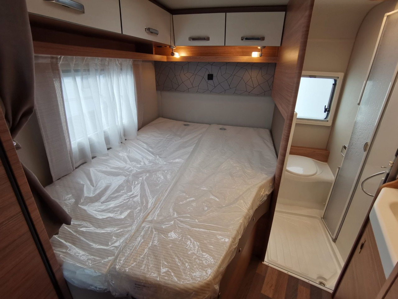 موتر هوم شبه متكامل Weinsberg CARACOMPACT 600 MF EDITION PEPPER /- MODELL 2025: صورة 18
