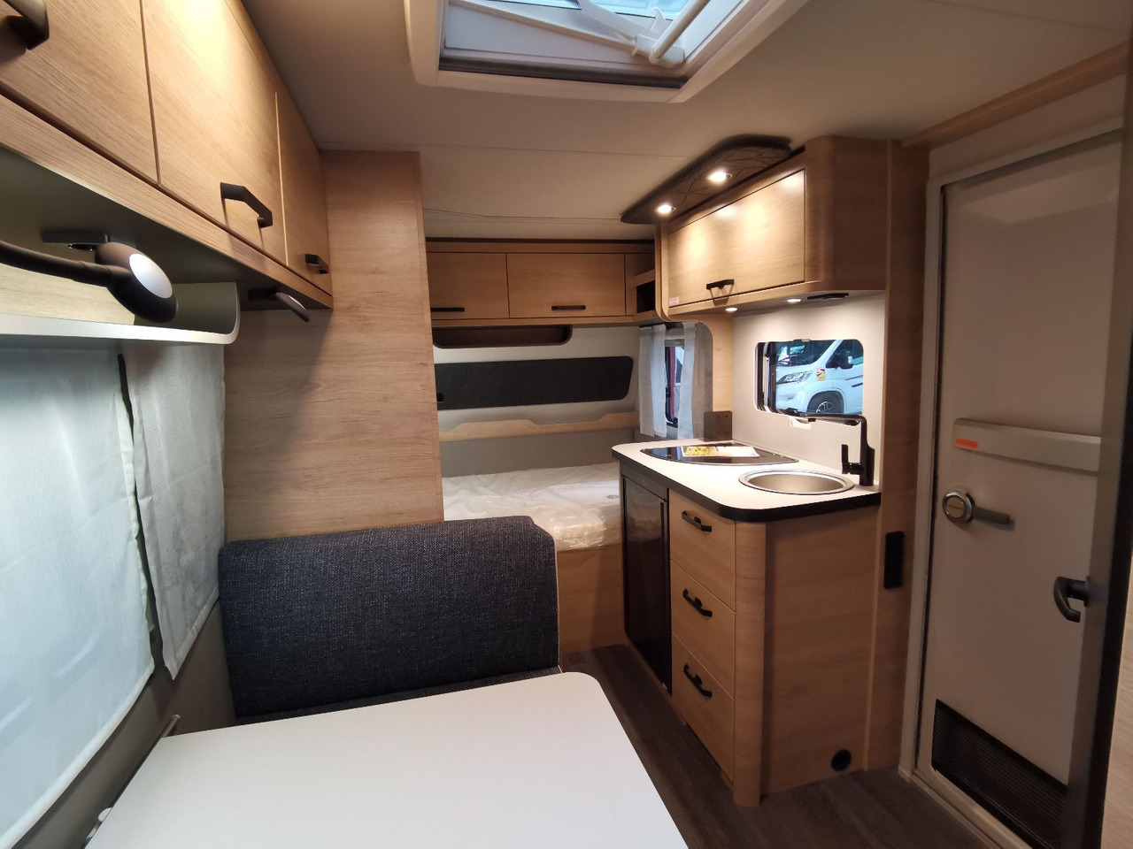 كرفان سحب Weinsberg CARAONE 390 QD  / -2026 -/ 1350 KG: صورة 12