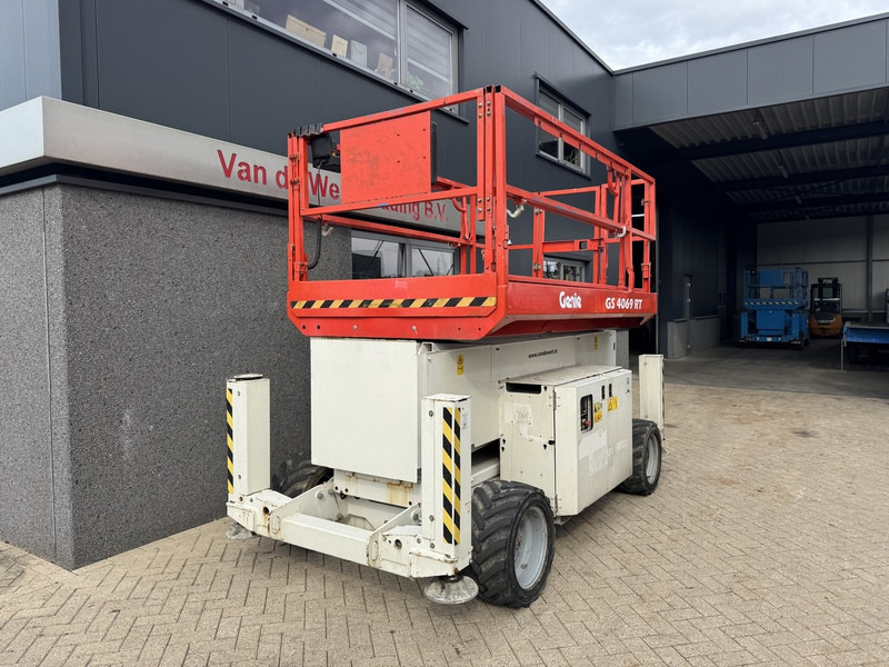 Genie GS 4069 RT Hoogwerker / Arbeitsbuhne 14mtr werkhoogte 4x4 Kubota DIESEL 2014 - مرفاع مقصي: صورة 3 Genie GS 4069 RT Hoogwerker / Arbeitsbuhne 14mtr werkhoogte 4x4 Kubota DIESEL 2014 - مرفاع مقصي: صورة 3