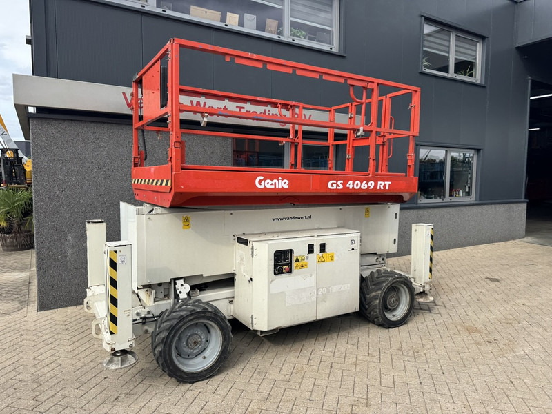 Genie GS 4069 RT Hoogwerker / Arbeitsbuhne 14mtr werkhoogte 4x4 Kubota DIESEL 2014 - مرفاع مقصي: صورة 2 Genie GS 4069 RT Hoogwerker / Arbeitsbuhne 14mtr werkhoogte 4x4 Kubota DIESEL 2014 - مرفاع مقصي: صورة 2