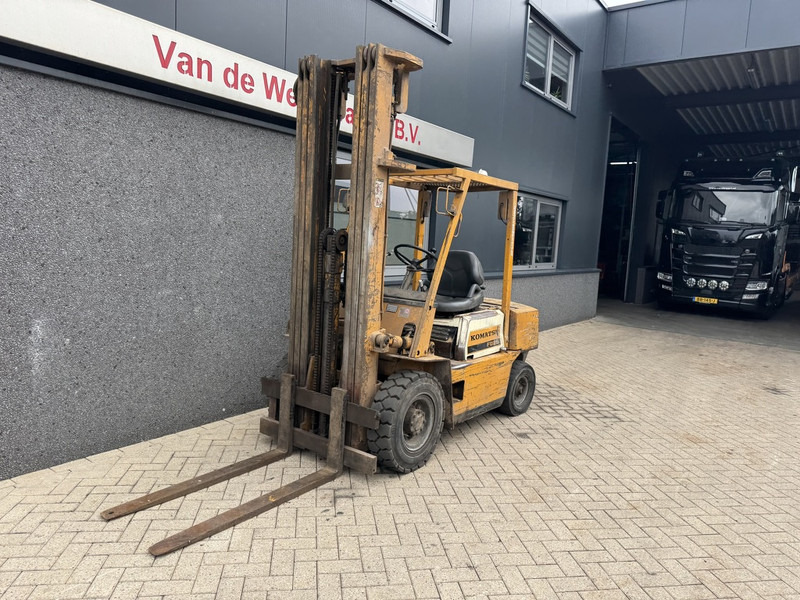 Komatsu FD25-8 Triplo 600 Freelift / 3e Functie Isuzu Diesel - رافعة شوكية ديزل: صورة 3 Komatsu FD25-8 Triplo 600 Freelift / 3e Functie Isuzu Diesel - رافعة شوكية ديزل: صورة 3