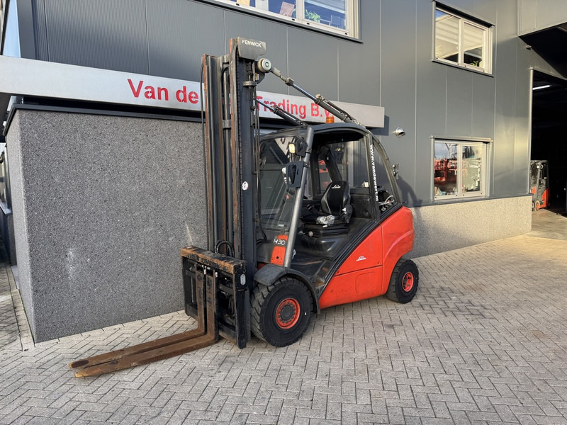 Linde H30T Duplo 450 Sideshift / Vorkversteller LPG 2003 - رافعة شوكية تعمل بالغاز: صورة 2 Linde H30T Duplo 450 Sideshift / Vorkversteller LPG 2003 - رافعة شوكية تعمل بالغاز: صورة 2