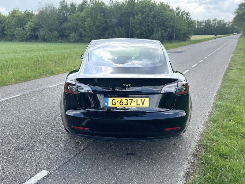 Tesla Model 3 - سيدان: صورة 5 Tesla Model 3 - سيدان: صورة 5
